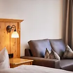 Hotel Hanusel Hof Wellness & Genuss In Panoramalage 4*