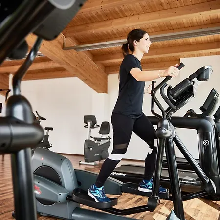 ホテル Hanusel Hof Wellness & Genuss In Panoramalage 4*