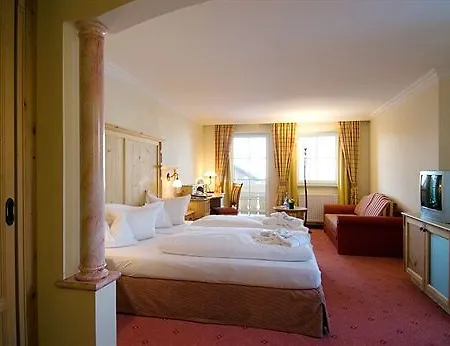 Hanusel Hof Wellness & Genuss In Panoramalage ホテル 4*