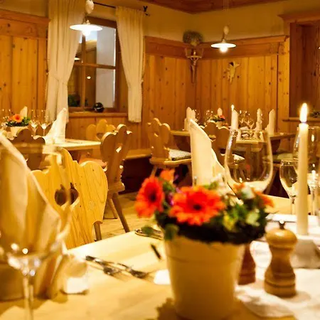 ホテル Hanusel Hof Wellness & Genuss In Panoramalage 4*