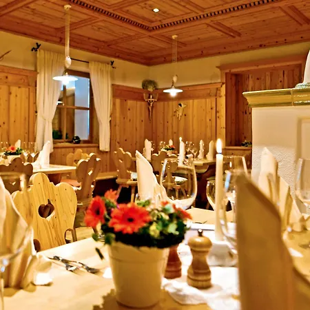 Hanusel Hof Wellness & Genuss In Panoramalage