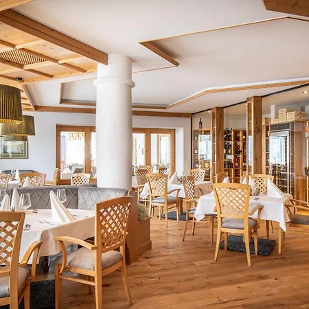 酒店 Hanusel Hof Wellness & Genuss In Panoramalage 4*